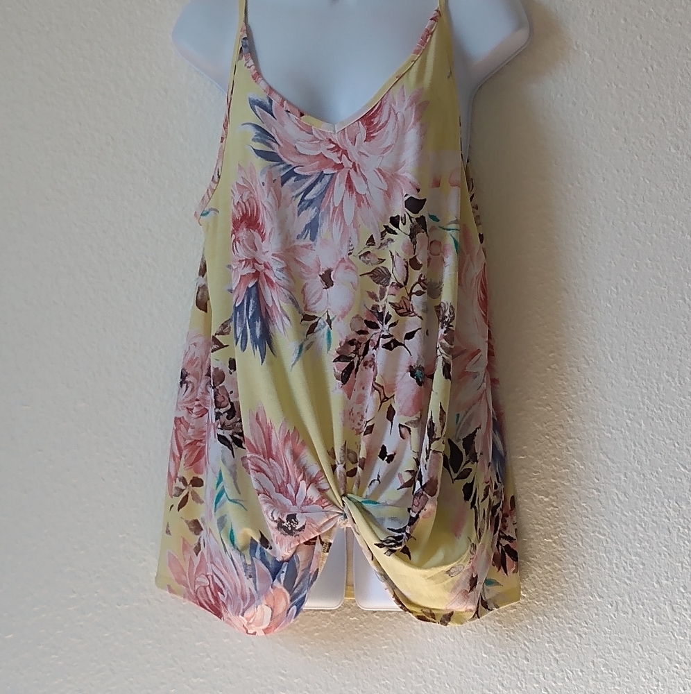 Entro Tank Top with Twist Detail